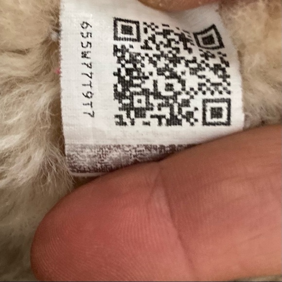 Classic calf leg length tan UGGs - Picture 10 of 11